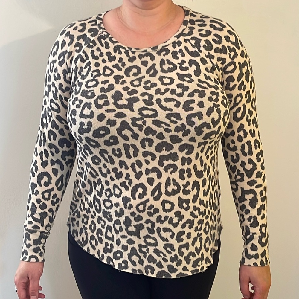 Leopard print long sleeve top Size XL
